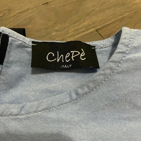Chepè Italy Woman’s Blue Chambray peasant style top. Small - Picture 3 of 8